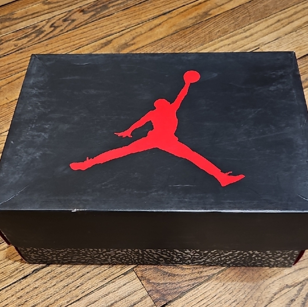 Mint Jordan 3 Red And White With Box Imperfection On Left Shoe (Jordan Logo) - Picture 8 of 9
